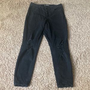 Womens high rise skinny Jeans size 11 only worn once!!!